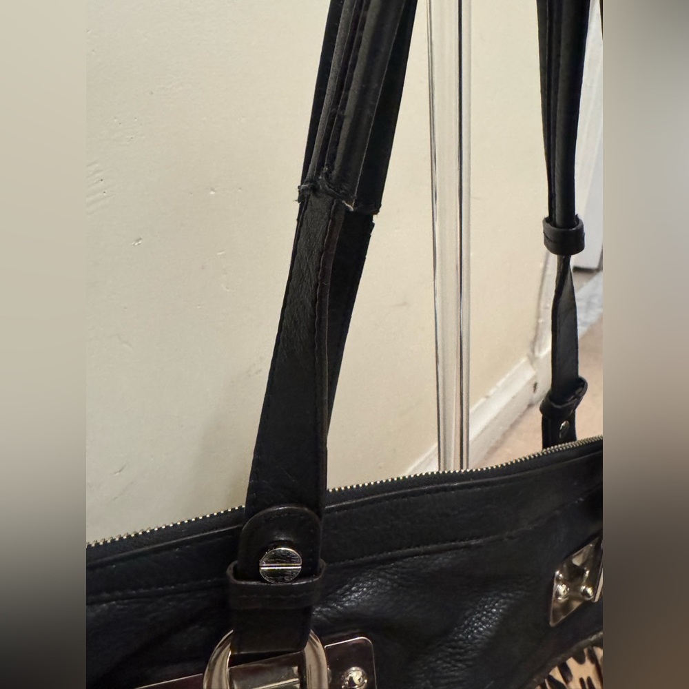 B. Makowsky Black leather and Leopard Shoulder Bag - Picture 5 of 11